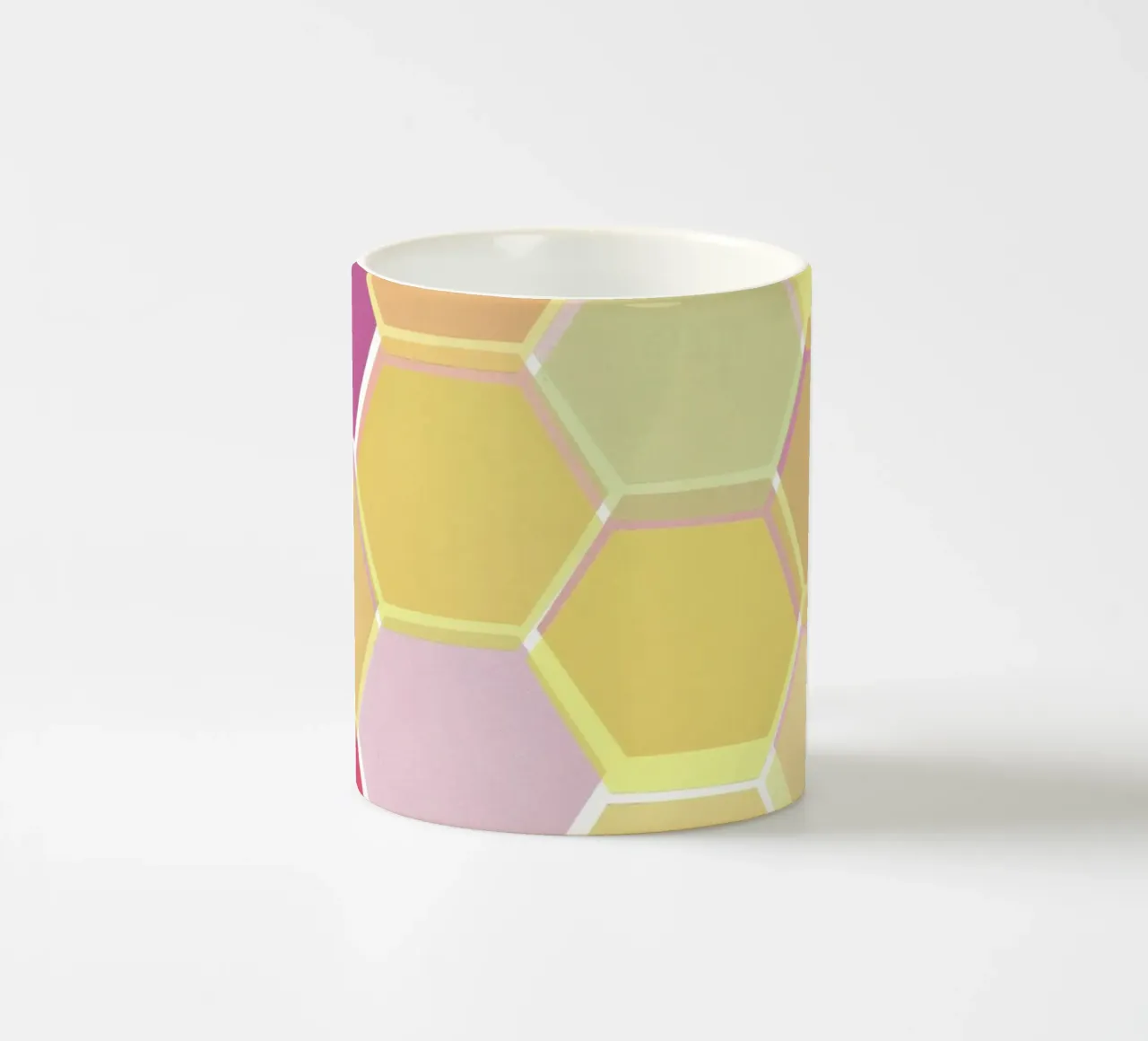 Nido d'ape a strati II tazza in ceramica da Cassia Beck Collage