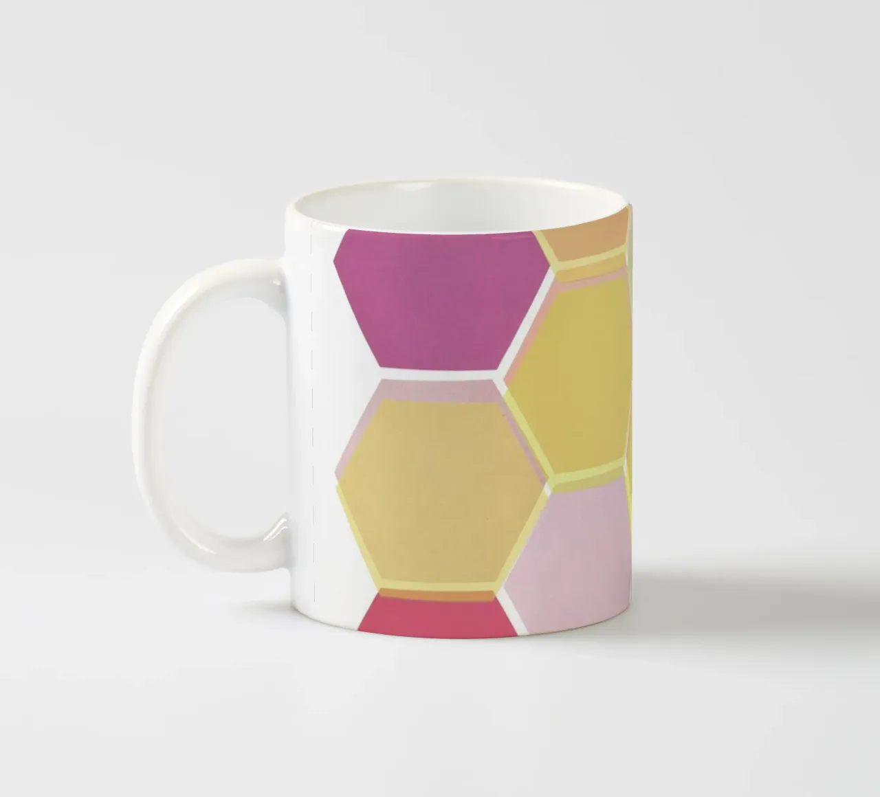 Nido d'ape a strati II tazza in ceramica da Cassia Beck Collage