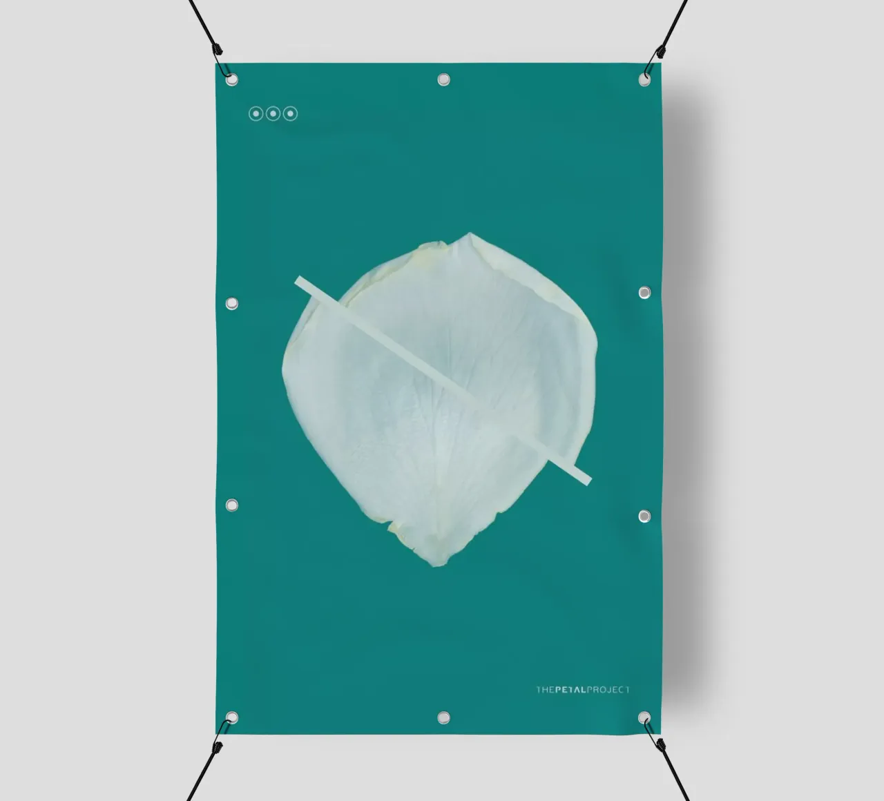 Petal Project No. 03 telo in pvc da Bryon S. White