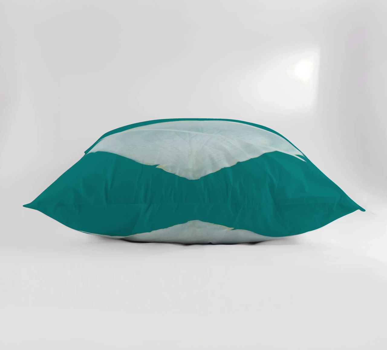 Petal Project No. 03 cuscino da Bryon S. White