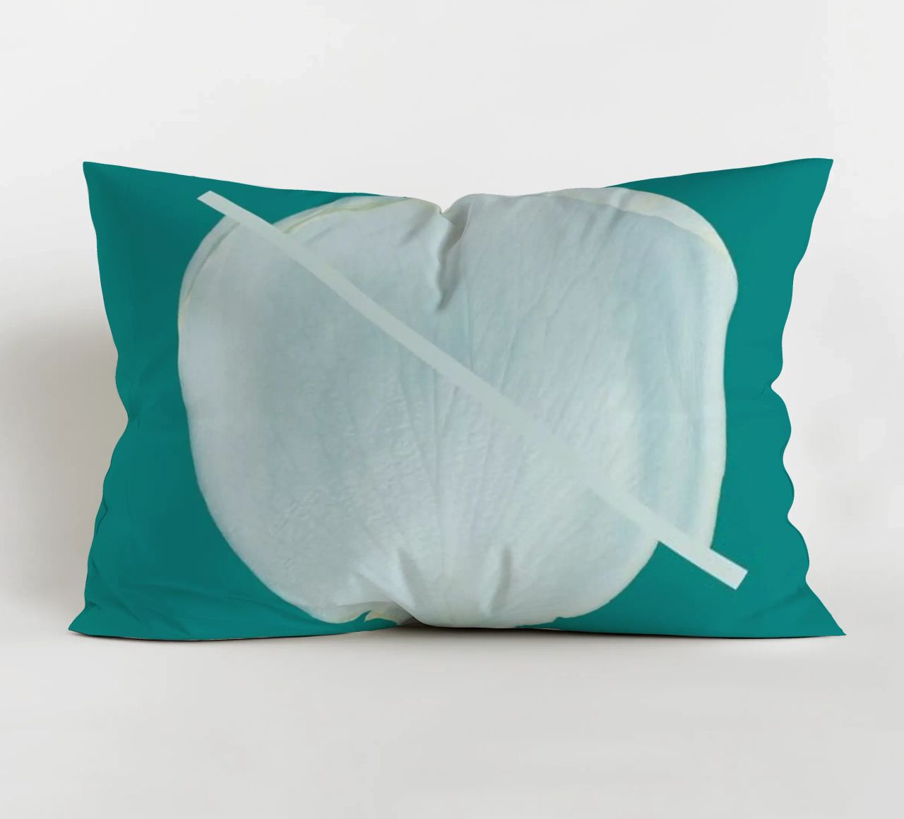 Petal Project No. 03 cuscino da Bryon S. White