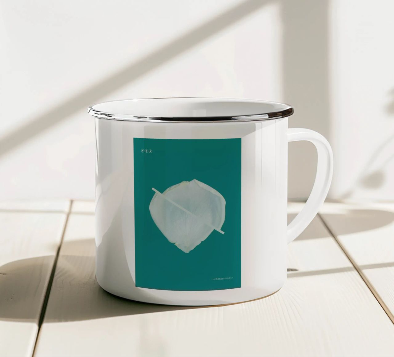Petal Project No. 03 tazza in smalto da Bryon S. White