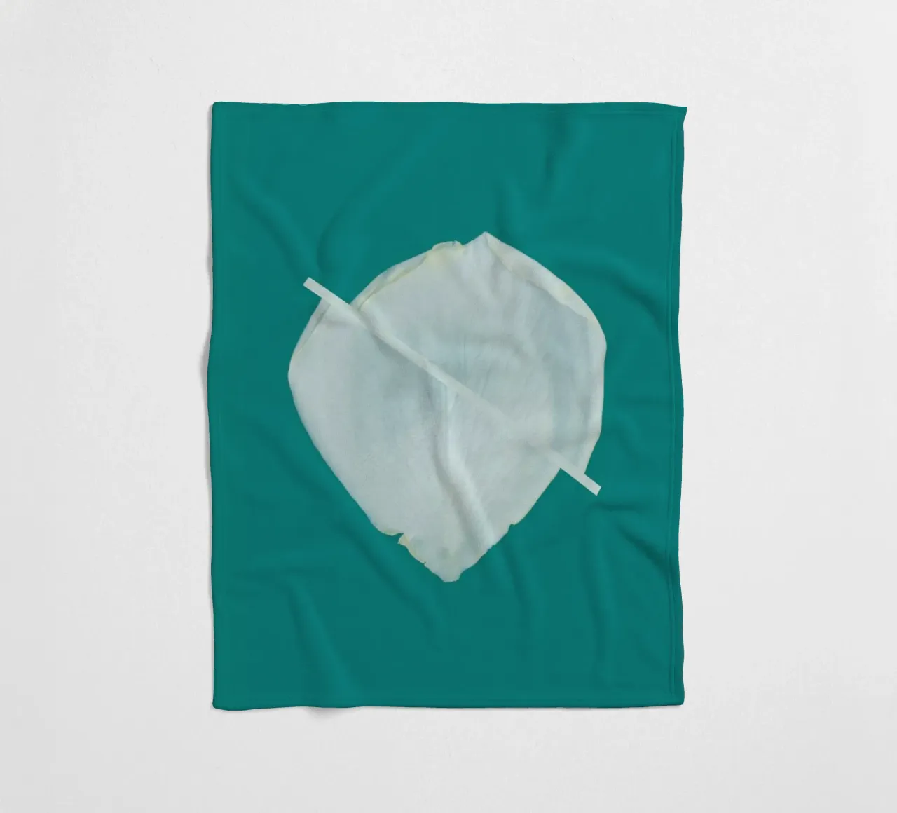 Petal Project No. 03 coperta in pile da Bryon S. White