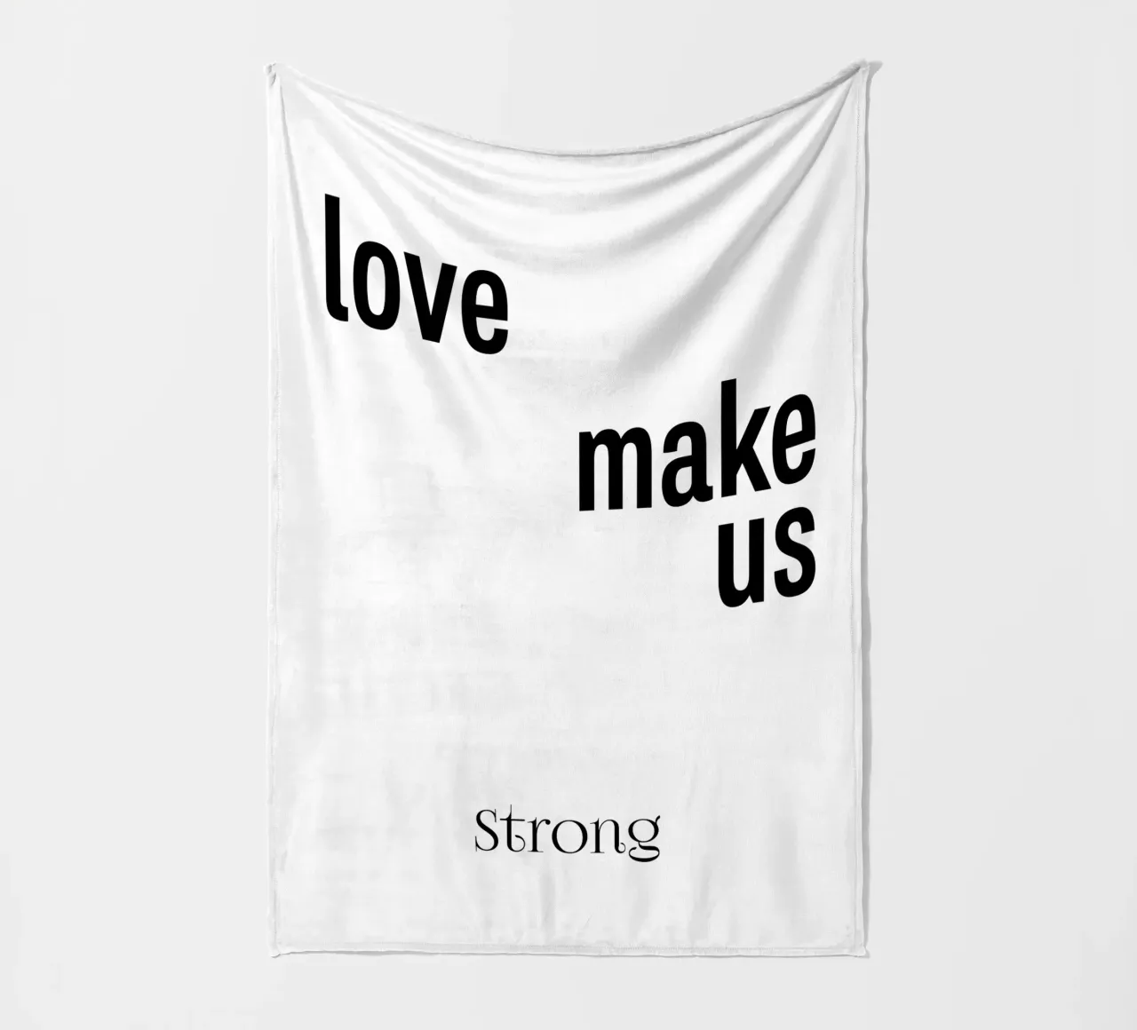 L'amore ci rende forti Tipografia coperta in pile da YV TYPOGRAPHY