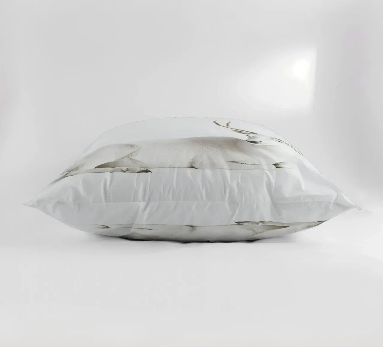 Elegante cervo bianco cuscino da Carinaprint