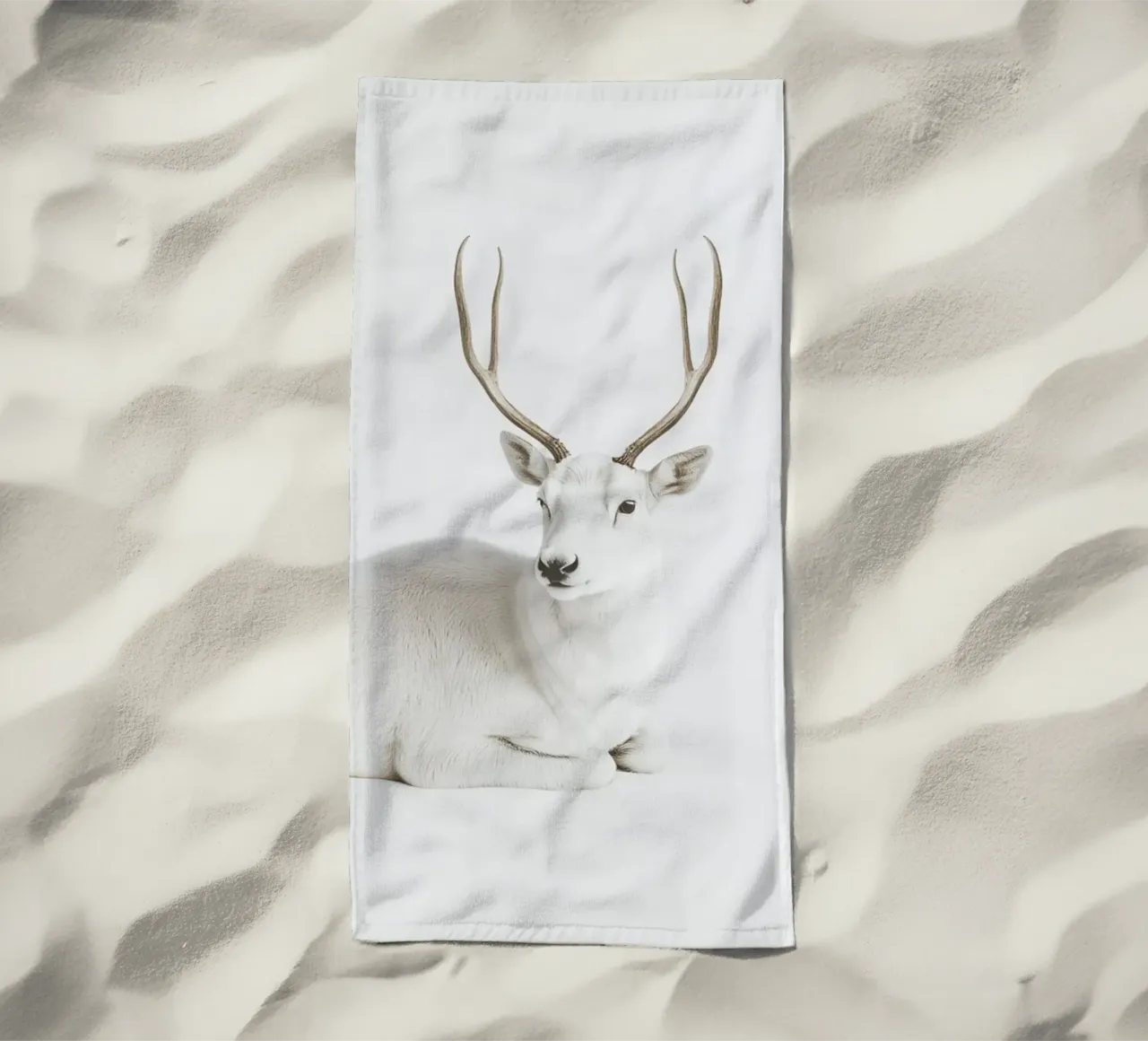 Elegante cervo bianco telo mare da Carinaprint