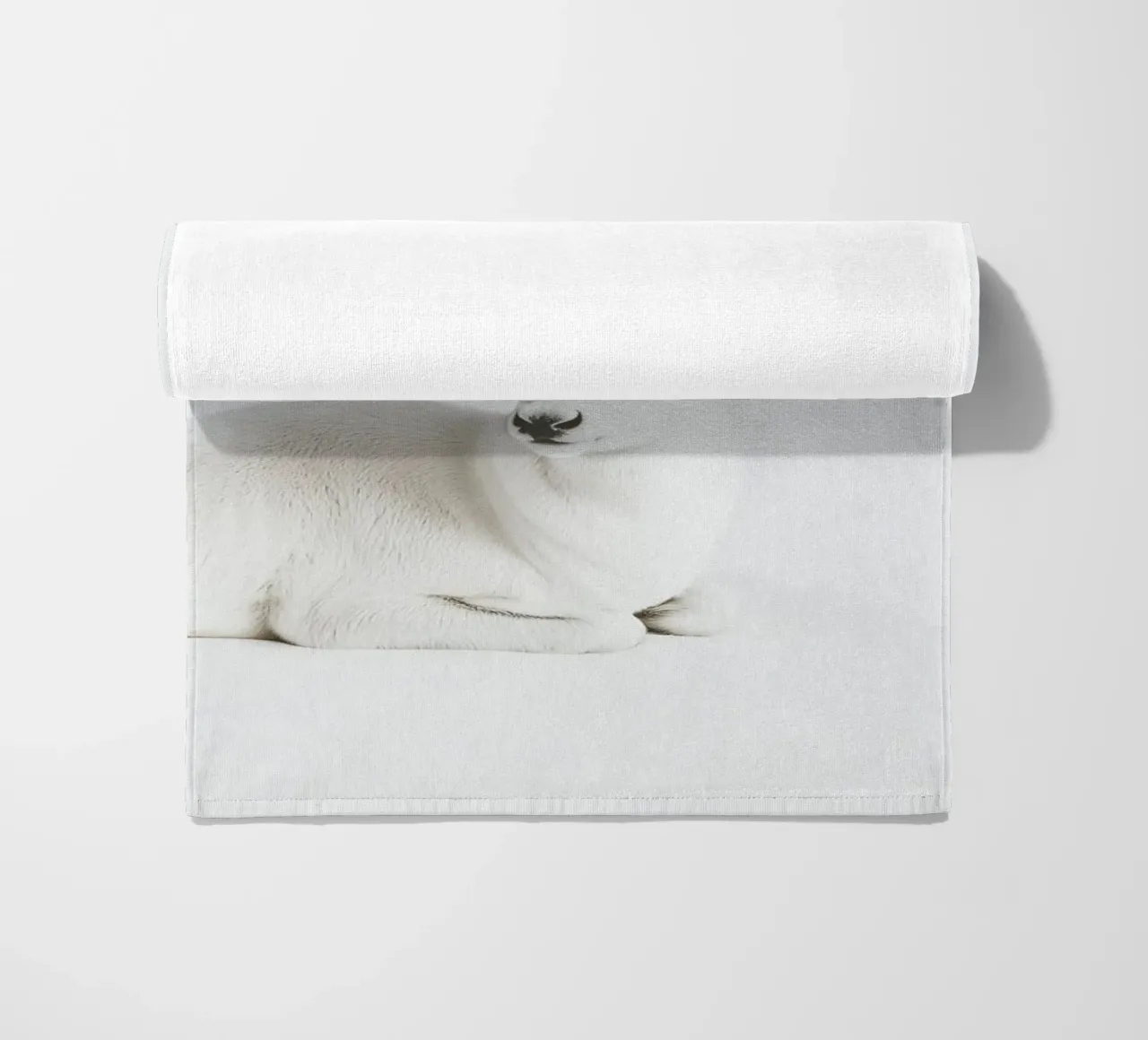 Elegante cervo bianco telo mare da Carinaprint
