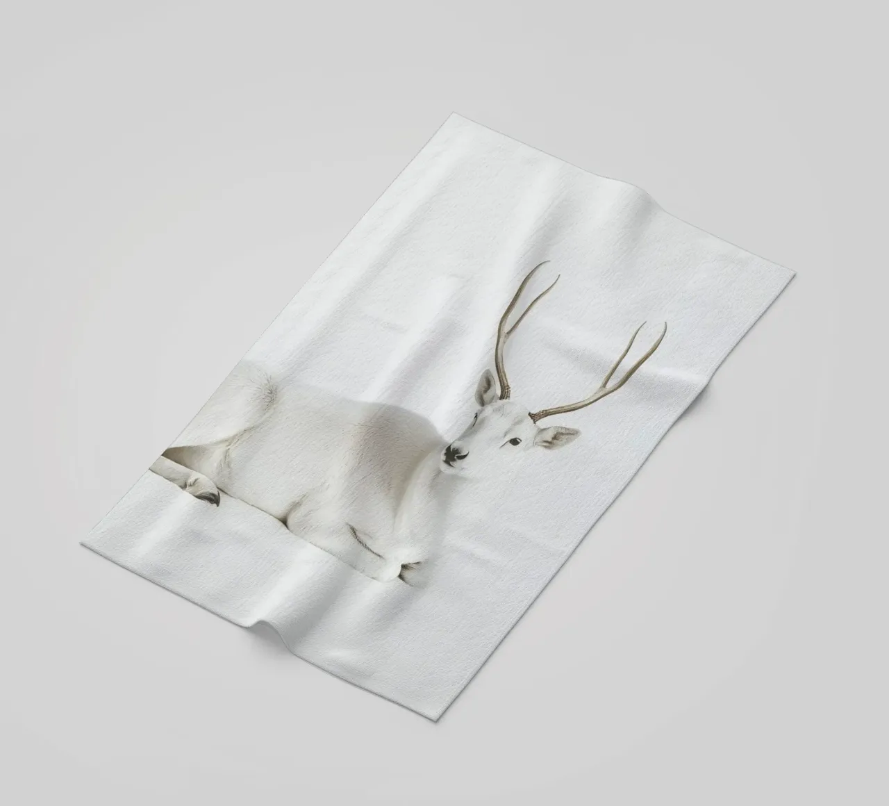 Elegante cervo bianco telo mare da Carinaprint