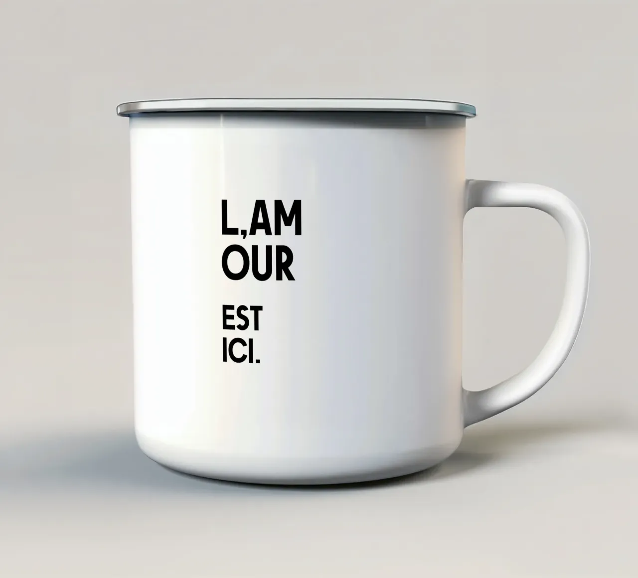 L'Amour Our Est Ici tazza in smalto da YV TYPOGRAPHY
