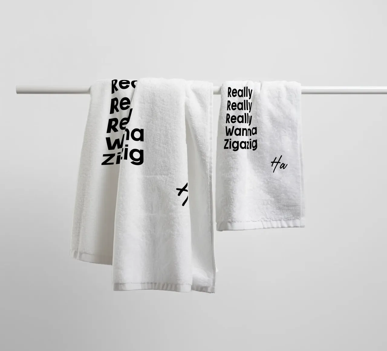 Je veux vraiment vraiment vraiment vouloir Zigazig Ha serviette de bain de YV TYPOGRAPHY