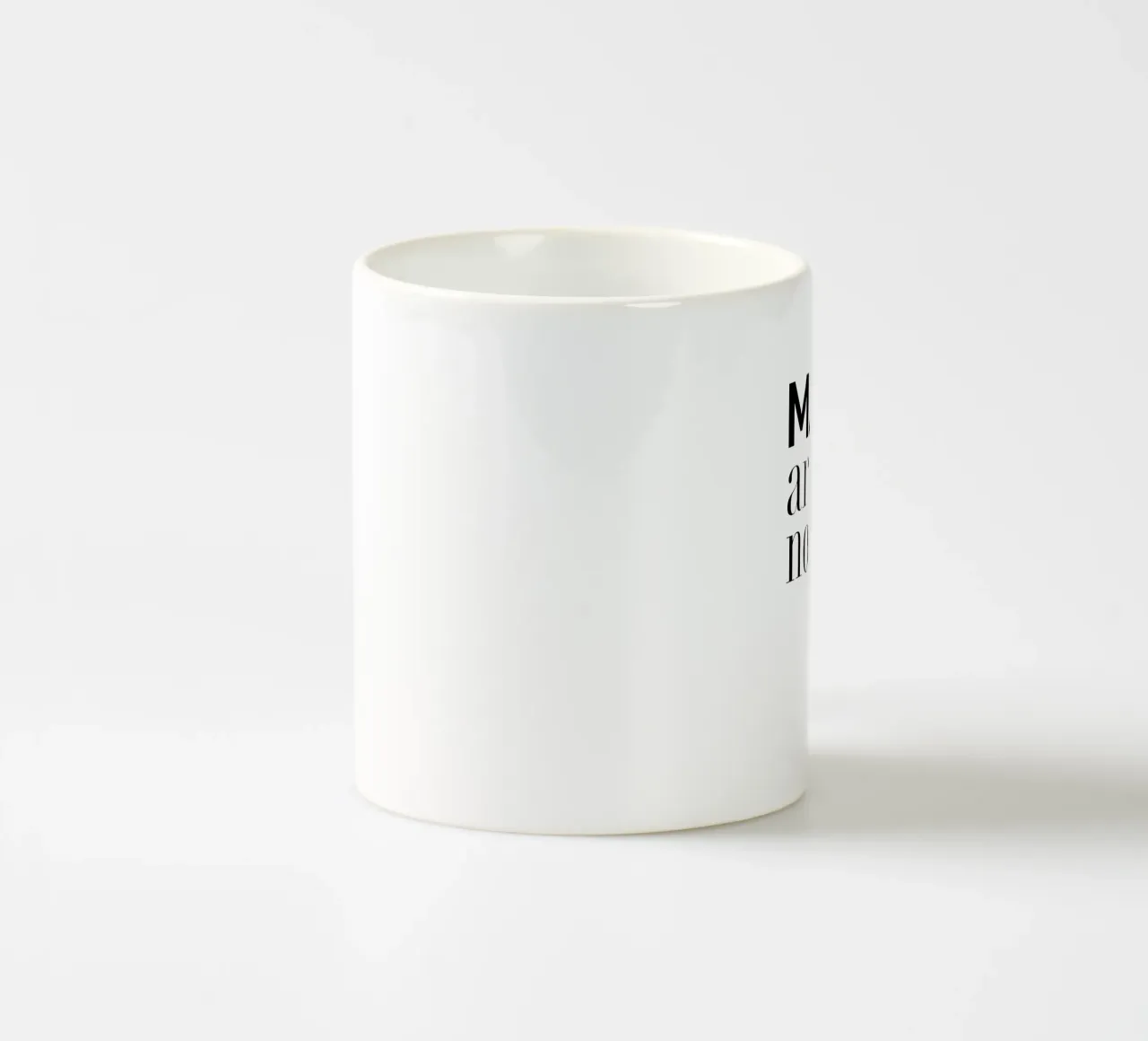 Fare non è guerra tazza in ceramica da YV TYPOGRAPHY