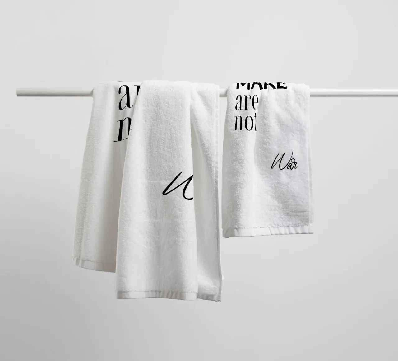 Fare non è guerra asciugamano da bagno da YV TYPOGRAPHY