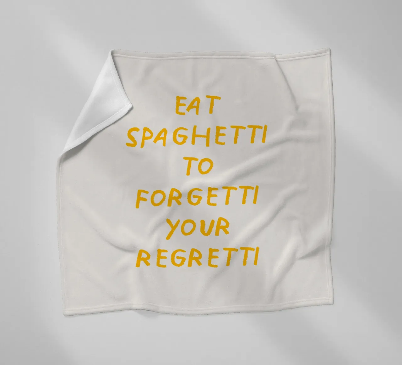 Eat spaghetti to forgetti your regretti coperta in pile da Vintagrafica