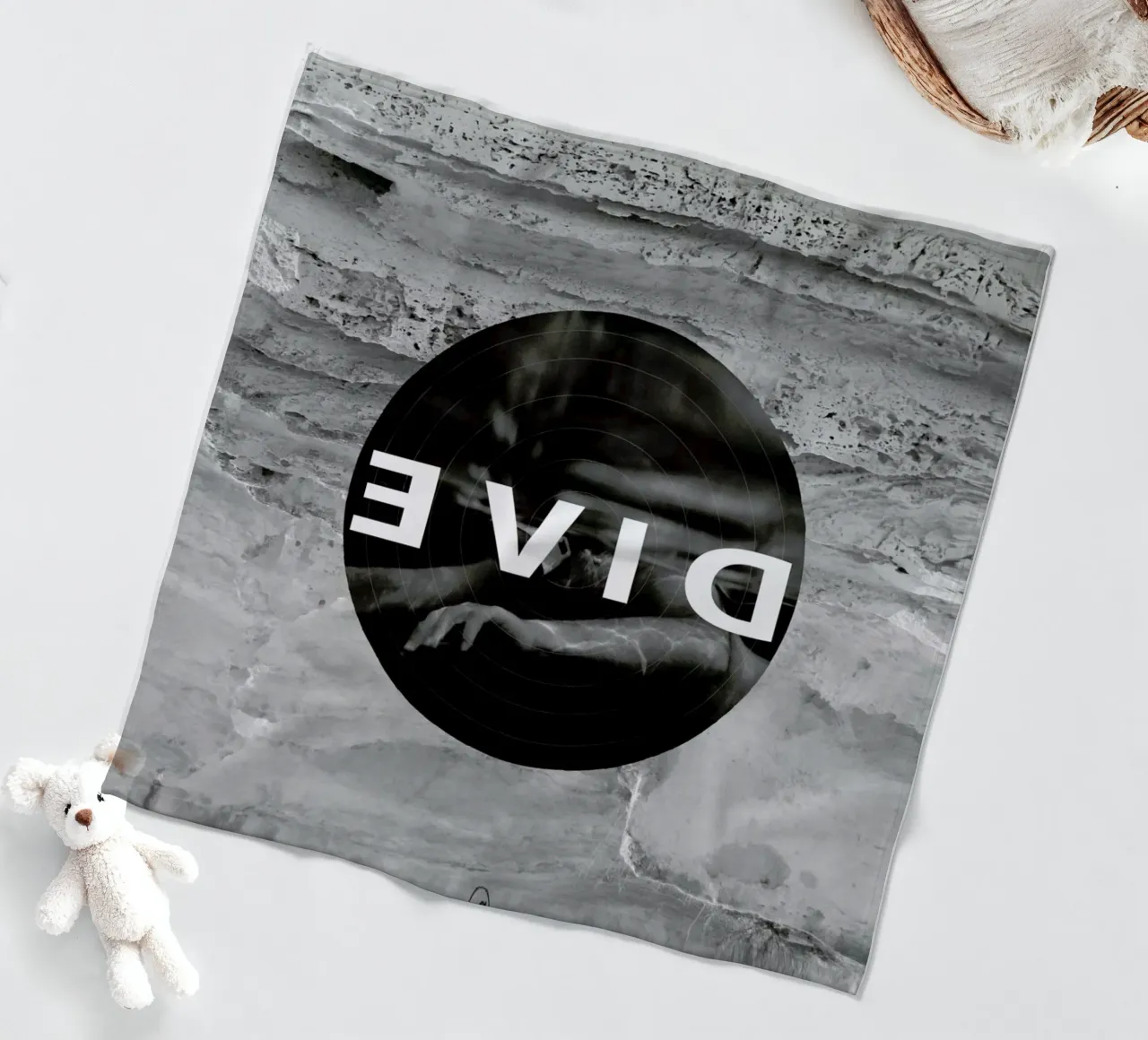 Dive Fleecedecke von Nicolas Messaritis