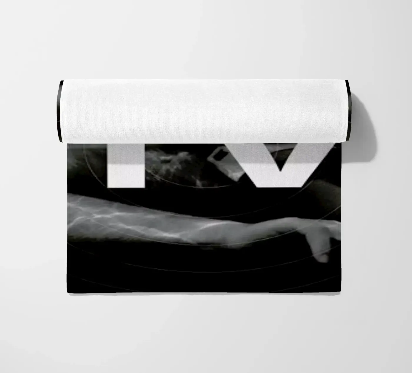 Dive beach towel by Nicolas Messaritis