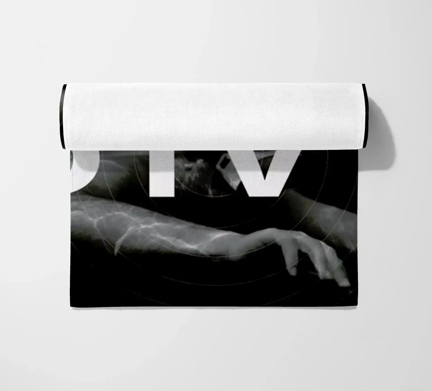 Dive beach towel by Nicolas Messaritis