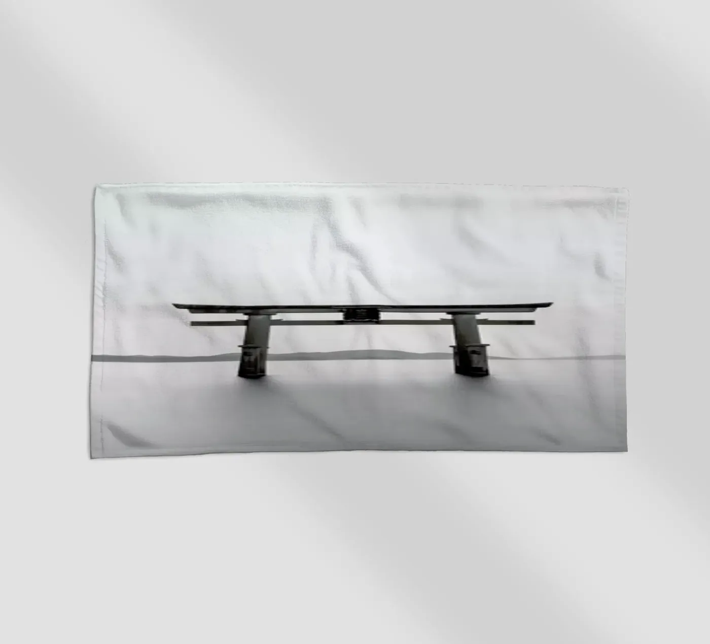 Gate Strandtuch von Nordic Creators