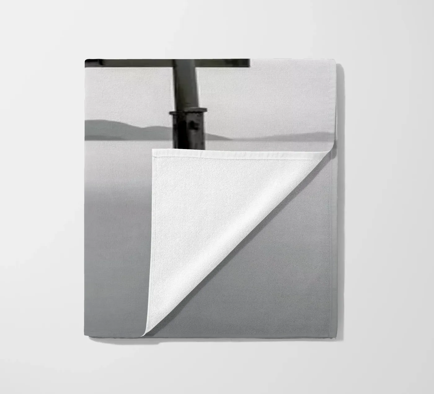 Gate Strandtuch von Nordic Creators