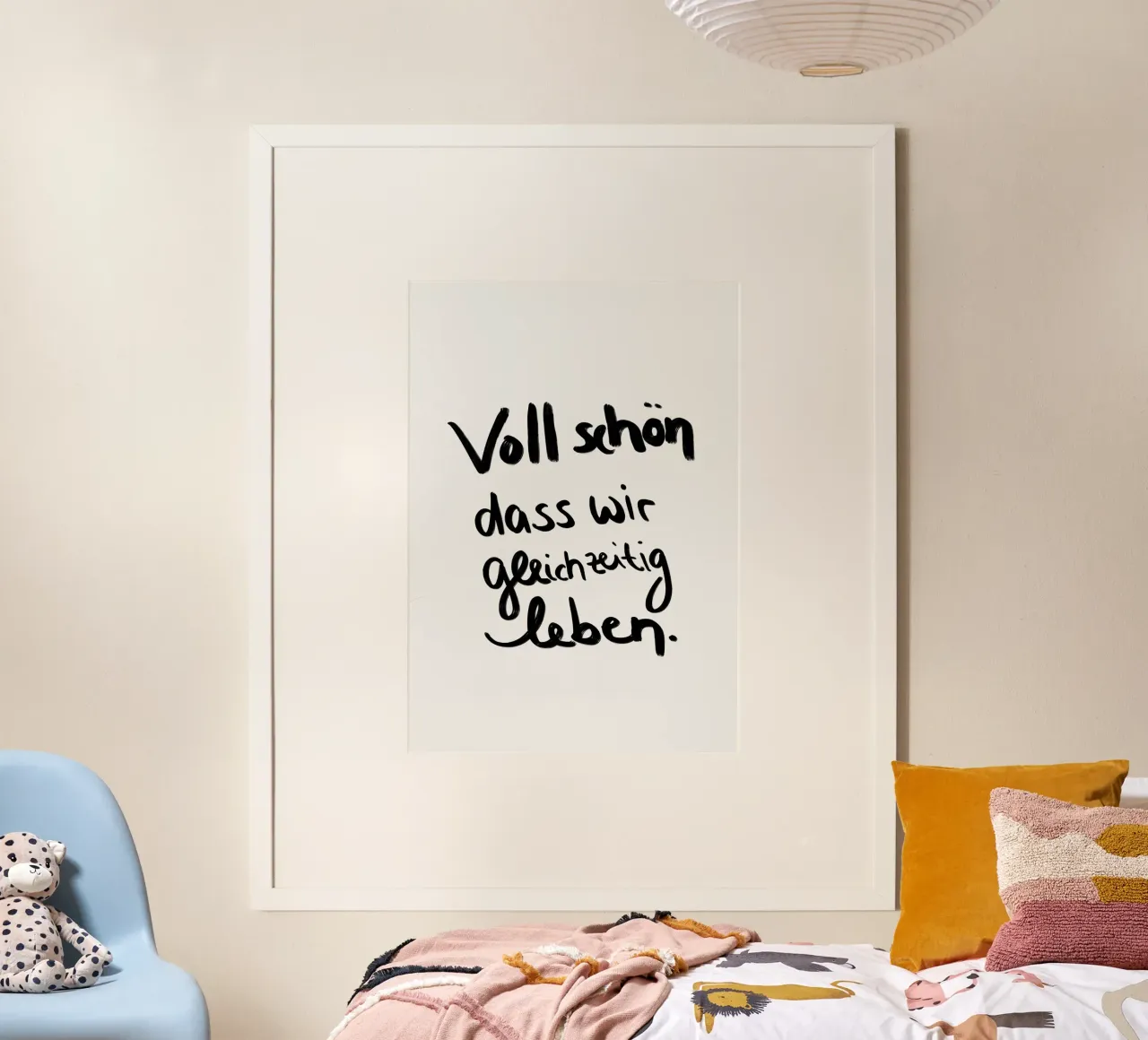 voll schön dass wir gleichzeitig leben ! poster con telaio in alluminio da Hej Ibiza by Ute Arnold