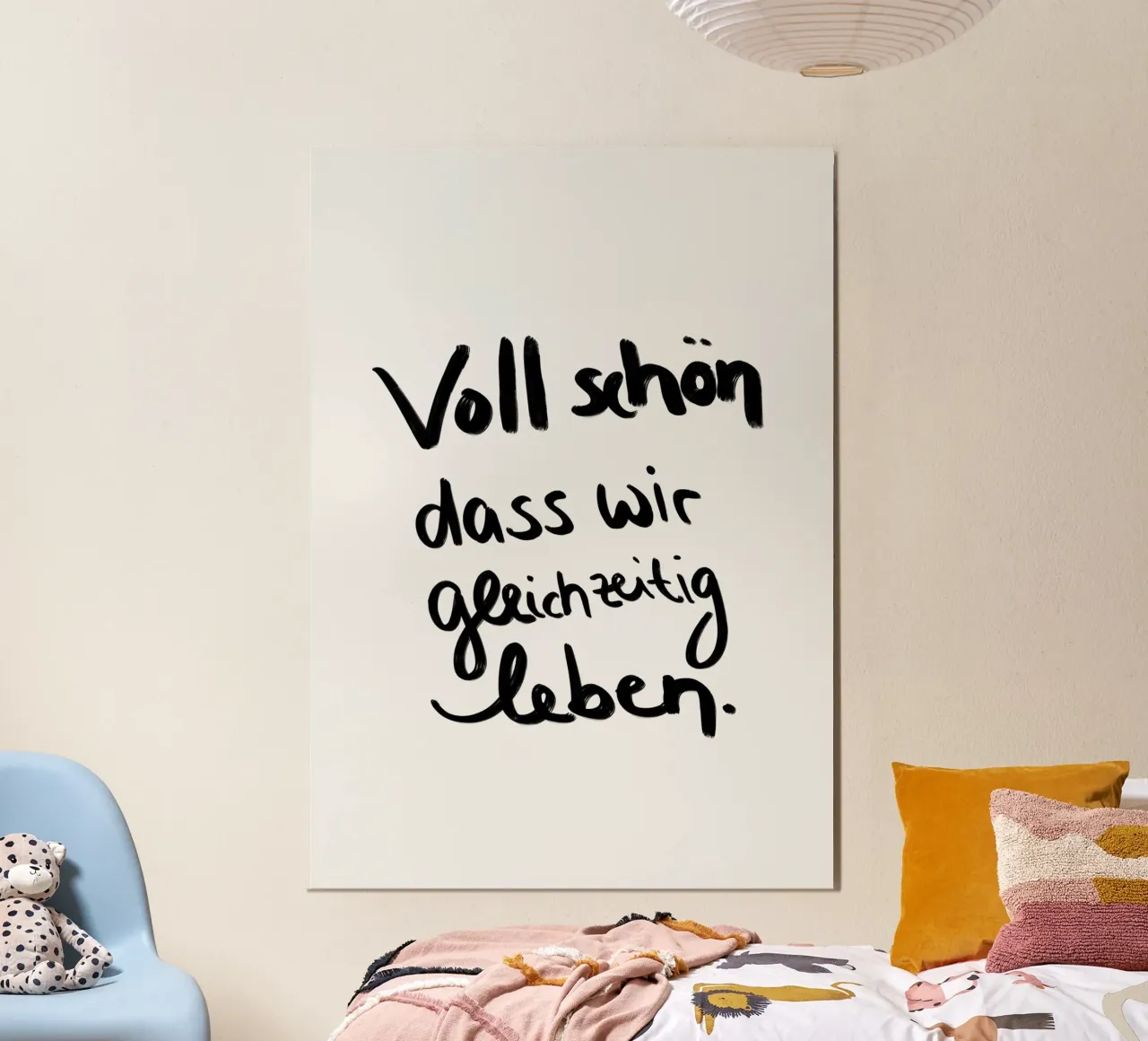 voll schön dass wir gleichzeitig leben ! poster con telaio in alluminio da Hej Ibiza by Ute Arnold