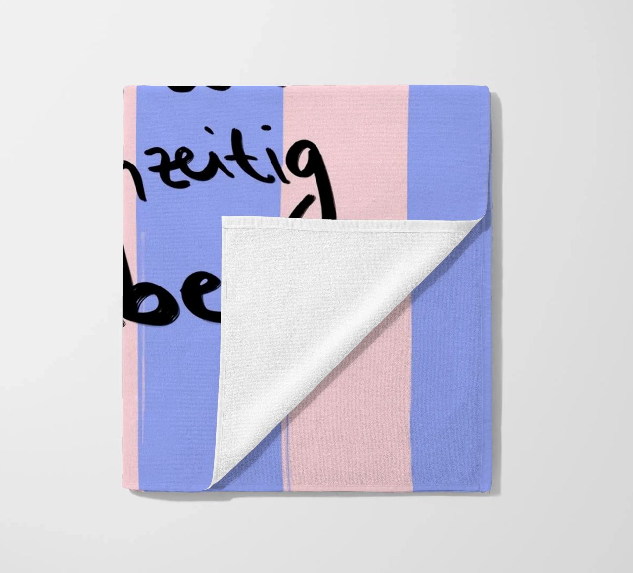 Voll schön dass wir gleichzeitig leben. serviette de plage de Hej Ibiza by Ute Arnold