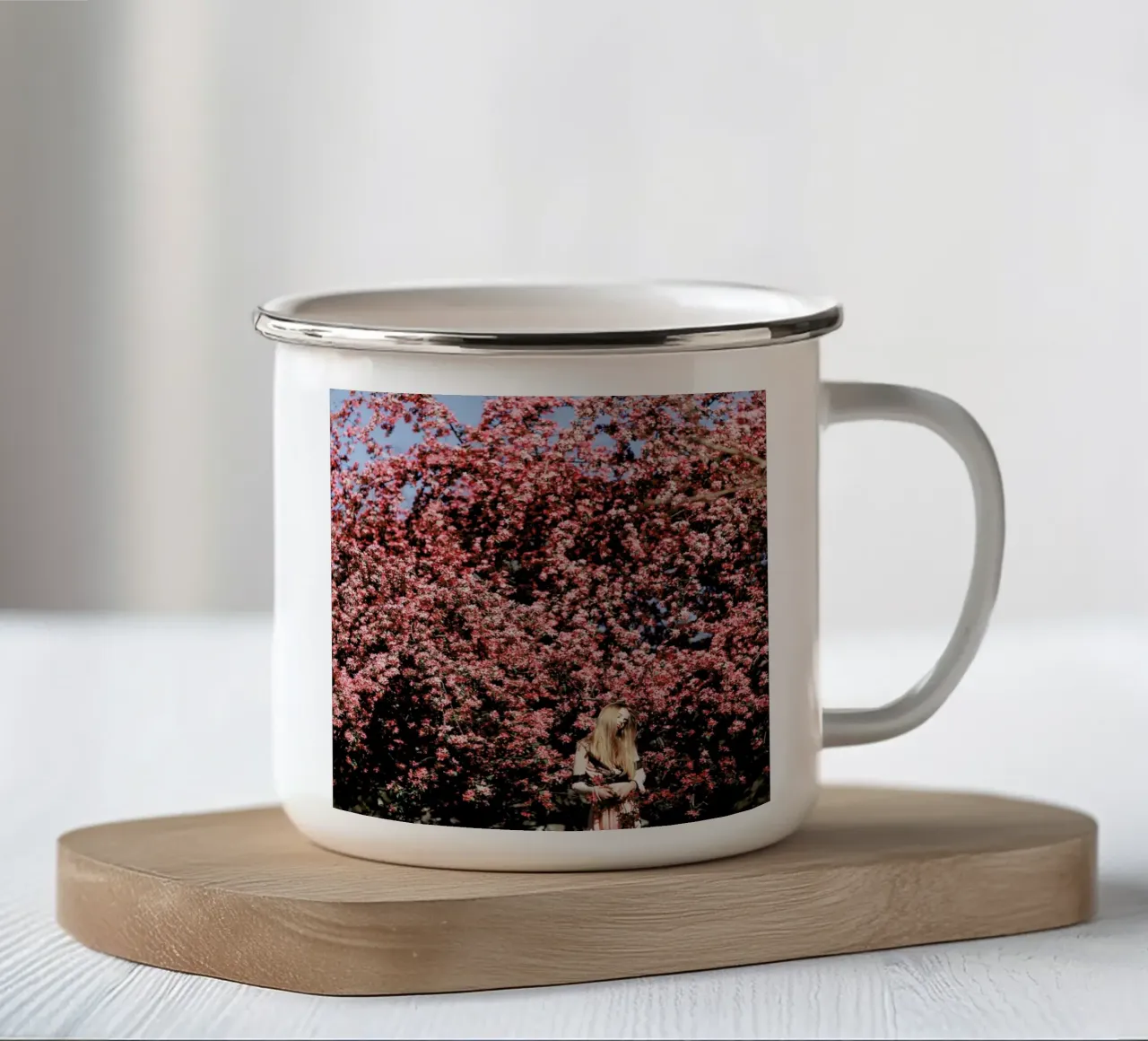 Flower Tree tazza in smalto da Jovana Rikalo
