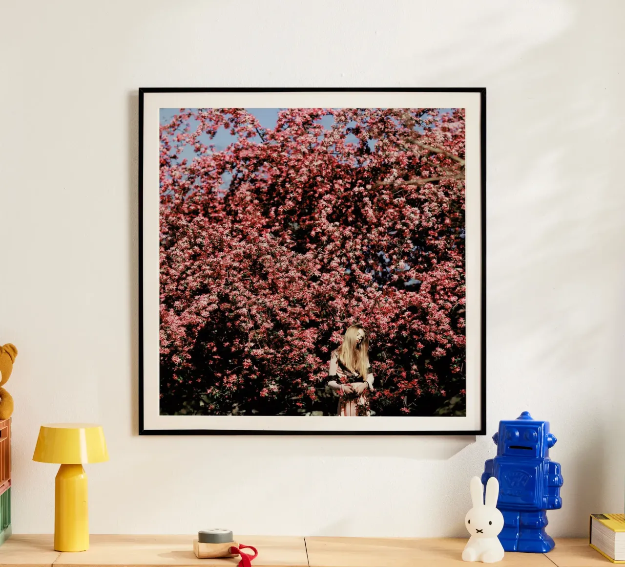 Flower Tree poster con telaio in plastica da Jovana Rikalo