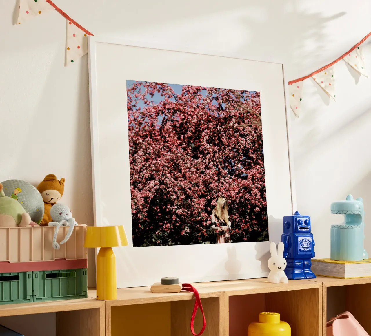 Flower Tree poster con telaio in plastica da Jovana Rikalo