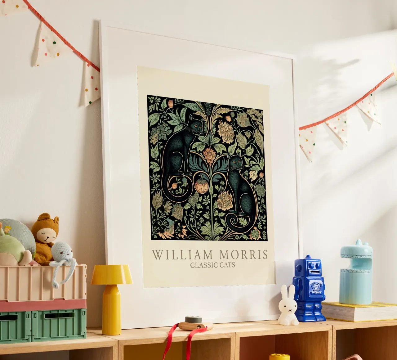 William Morris Classic Cats - Chats noirs à motif floral poster avec cadre en aluminium de Peaches Art Prints