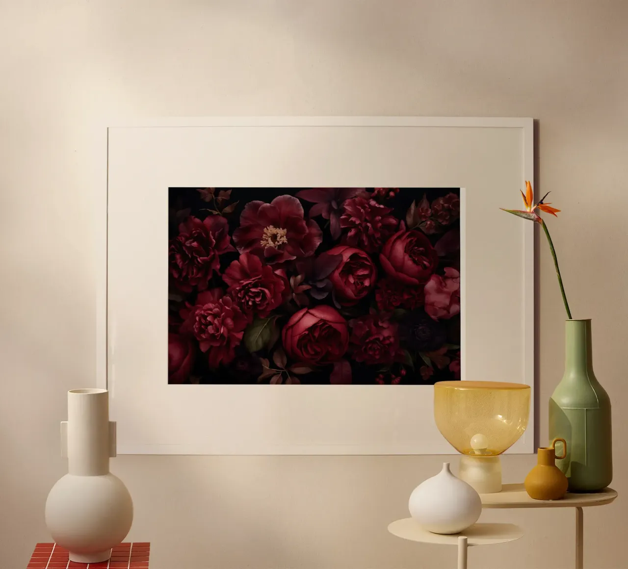 Beschaduwde botanische weelde karmozijnrood poster met kunststof frame van Andrea Haase Floral Passion