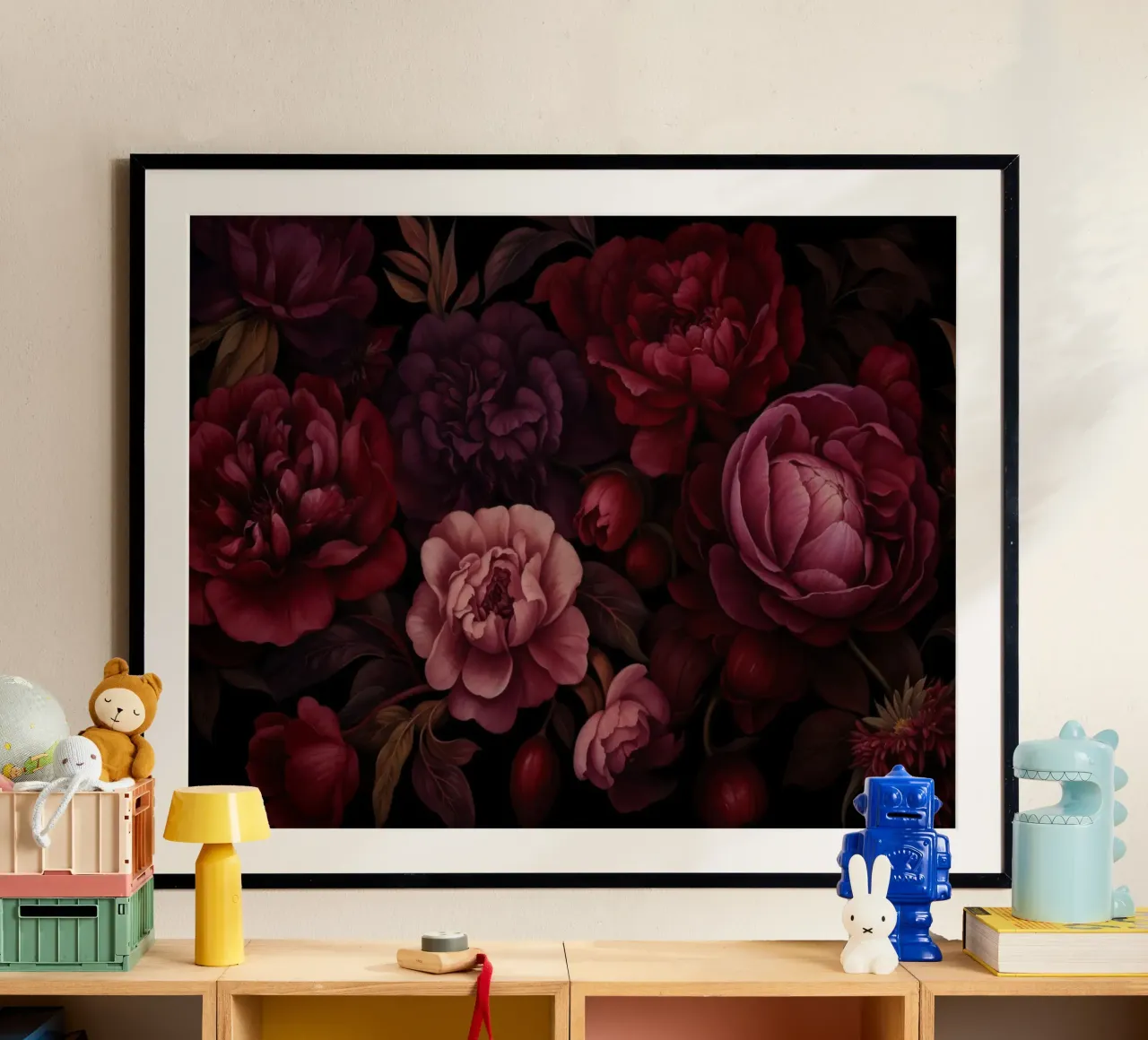 Grandezza vittoriana Fiori grandi rosso borgogna poster con telaio in legno da Andrea Haase Floral Passion