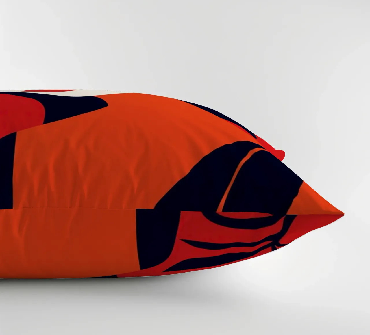 Femme Fatale tutta in rosso | All in red cuscino da Autofocus