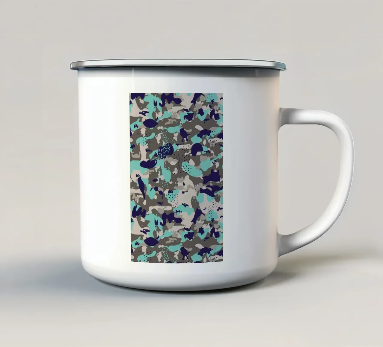 UN/HIDE - Camo Akhdir Emaille Tasse von Arthelps gGmbH