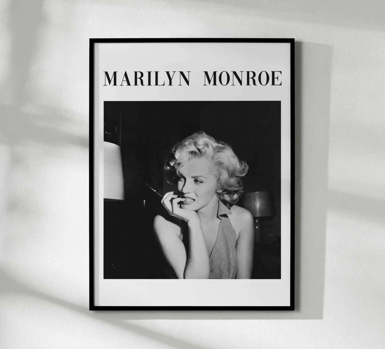 Marilyn Monroe, eleganza senza tempo poster da Carinaprint