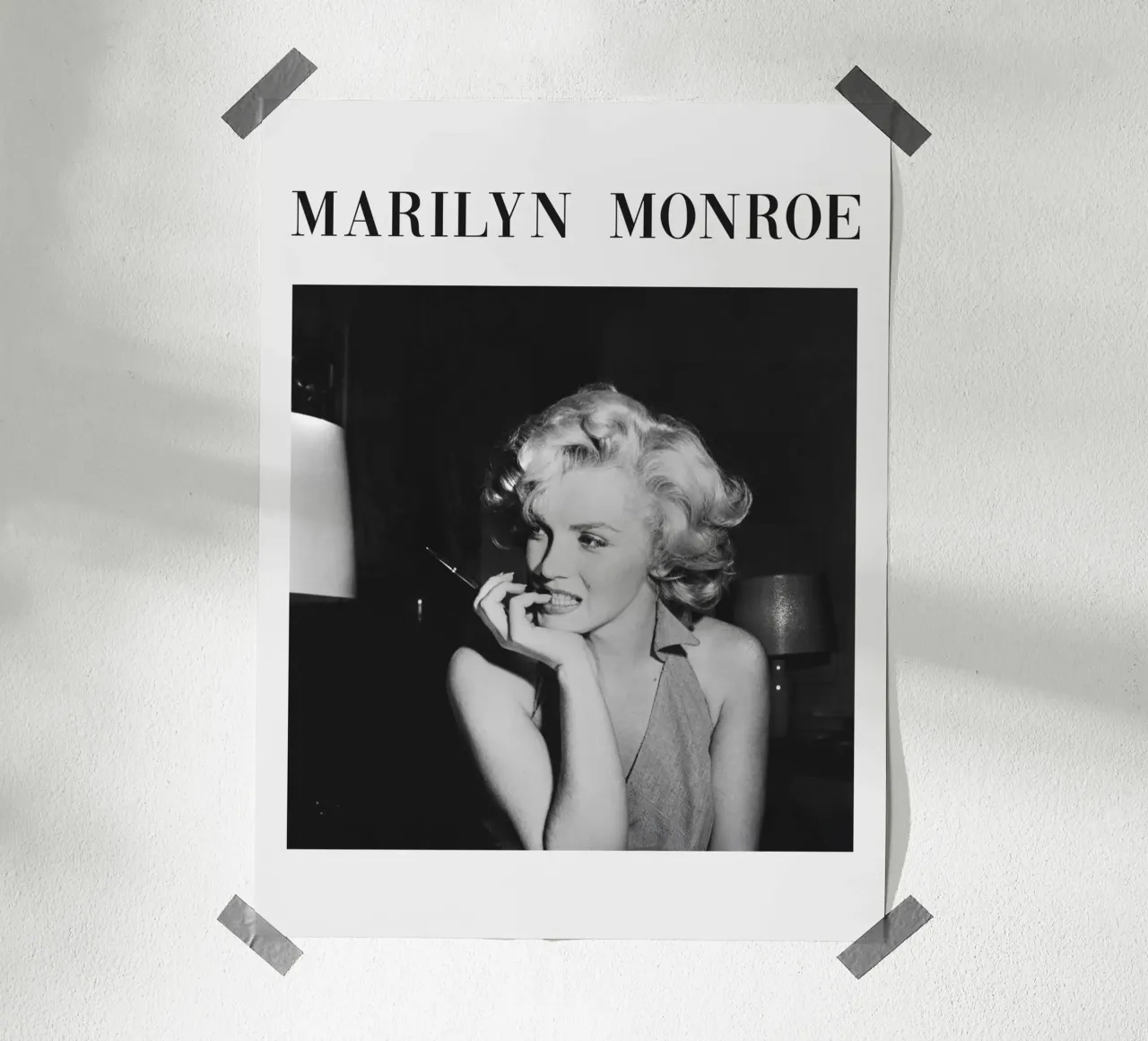 Marilyn Monroe, Elegancia atemporal poster de Carinaprint