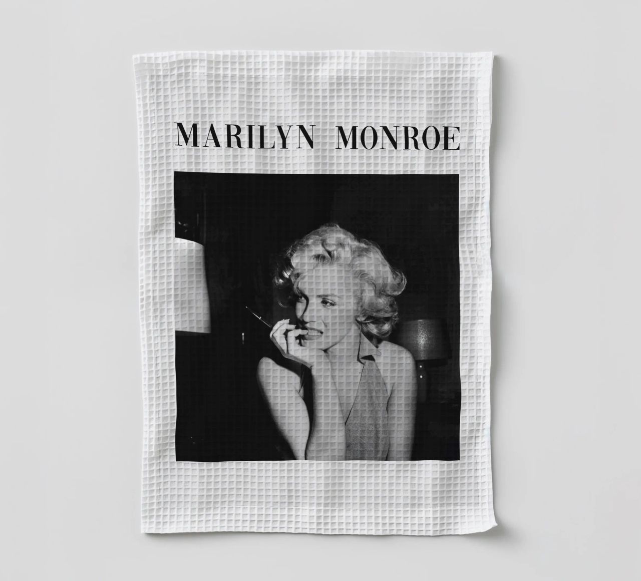 Marilyn Monroe, Élégance intemporelle torchon de Carinaprint