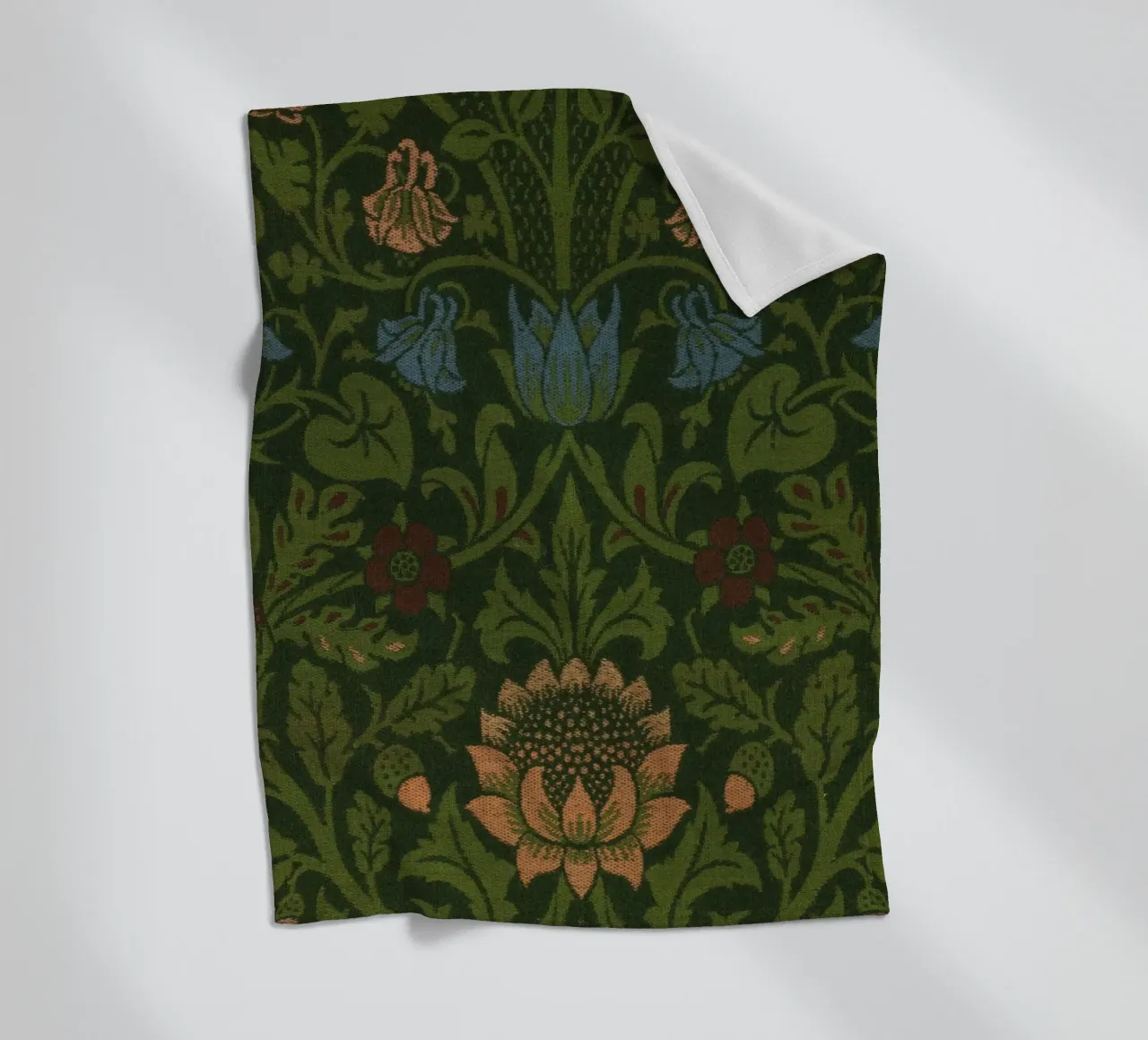 William Morris - Violetta e aquilegia, dettaglio coperta in pile da William Store