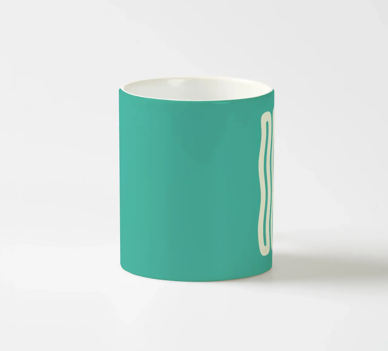 Testo ondulato Oops (tonalità verde mare) tazza in ceramica da Paigaam Studio