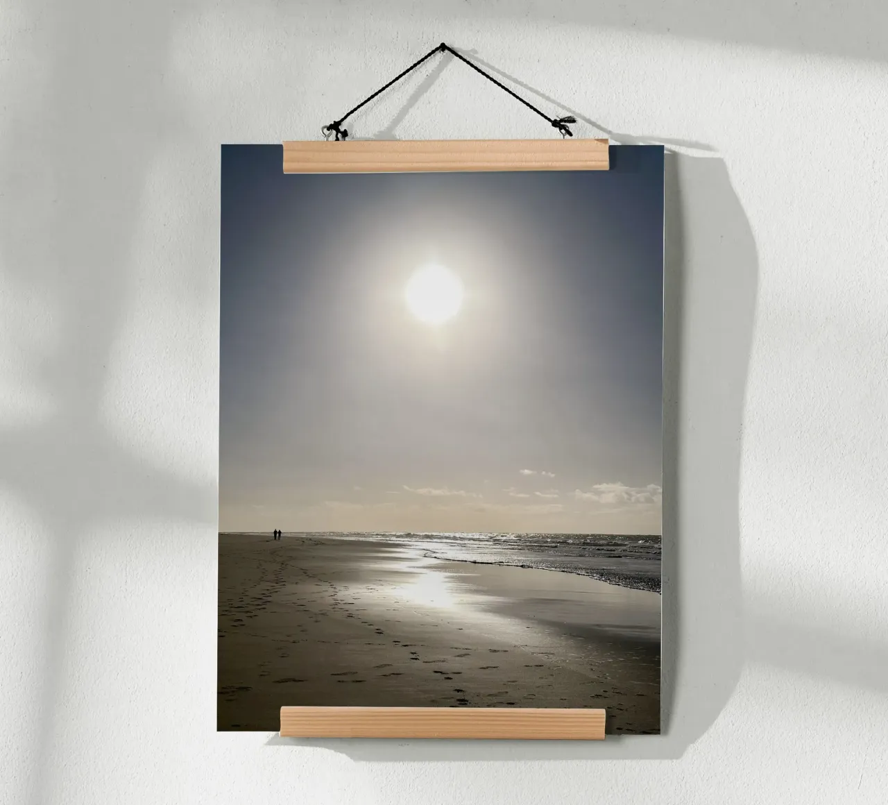 La Plage dorée poster con telaio in legno da CALL OF THE OCEAN
