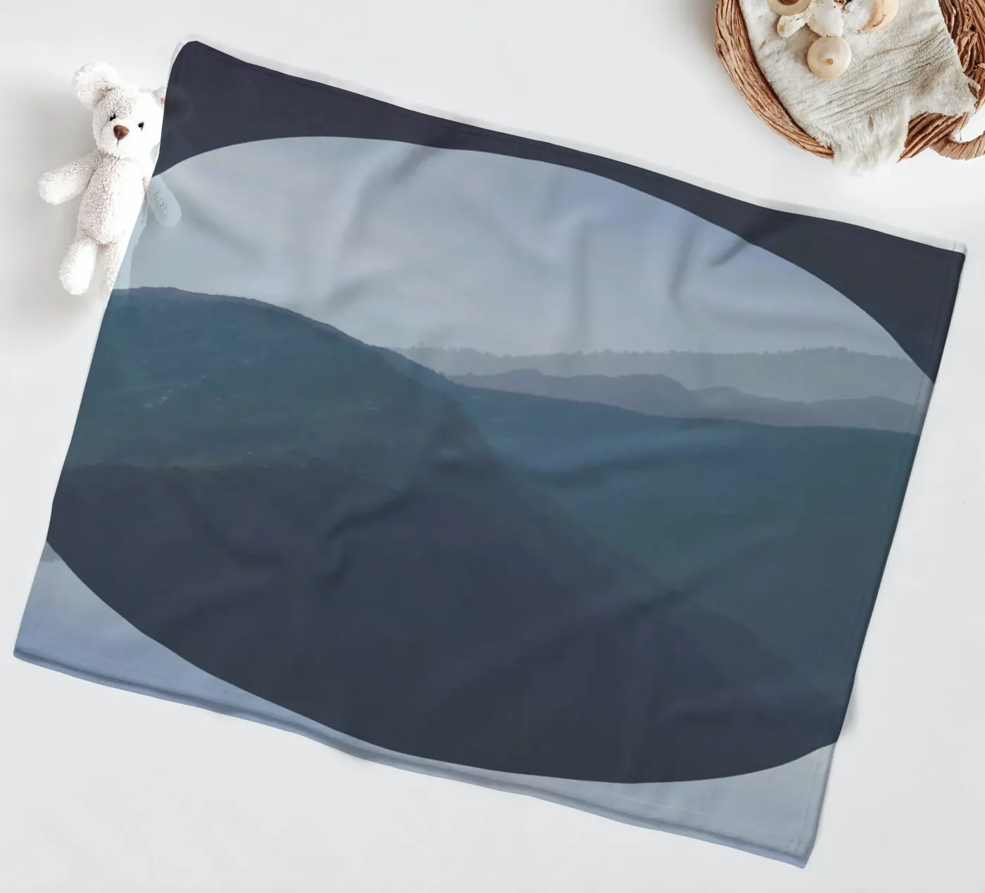 Redemption Fleecedecke von Nicolas Messaritis