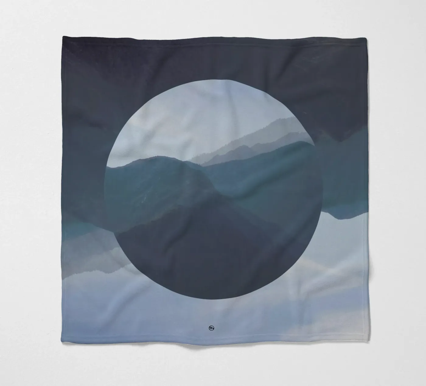 Redemption Fleecedecke von Nicolas Messaritis