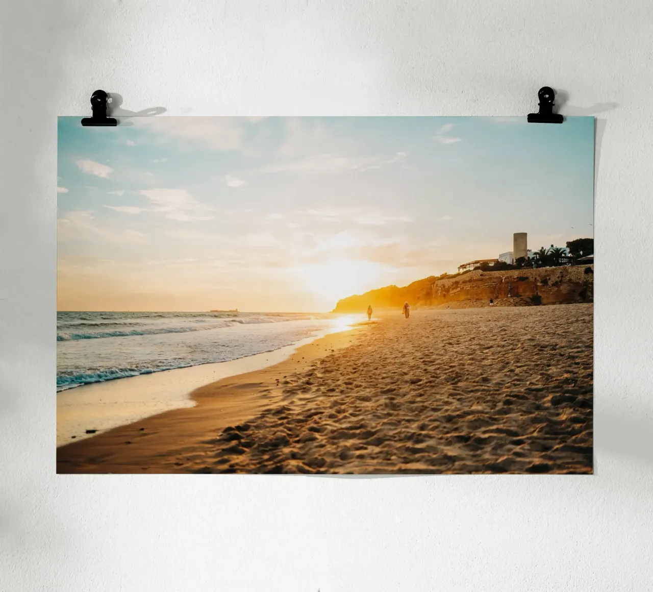 Tramonto su una spiaggia da sogno in Andalusia, Spagna poster da Bold and Retro