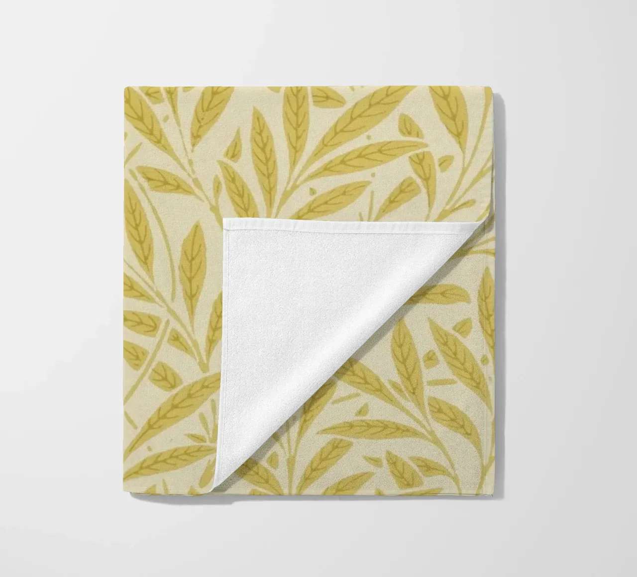 Morris - Branches de saule, jaune serviette de plage de William Store