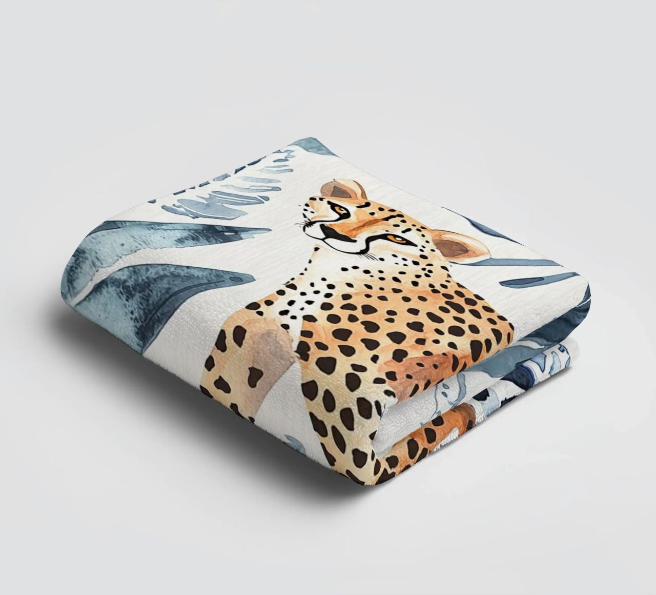 Boho Cheetah Abstract Print, Blauer Wandkunstdruck Handtuch von Boheme