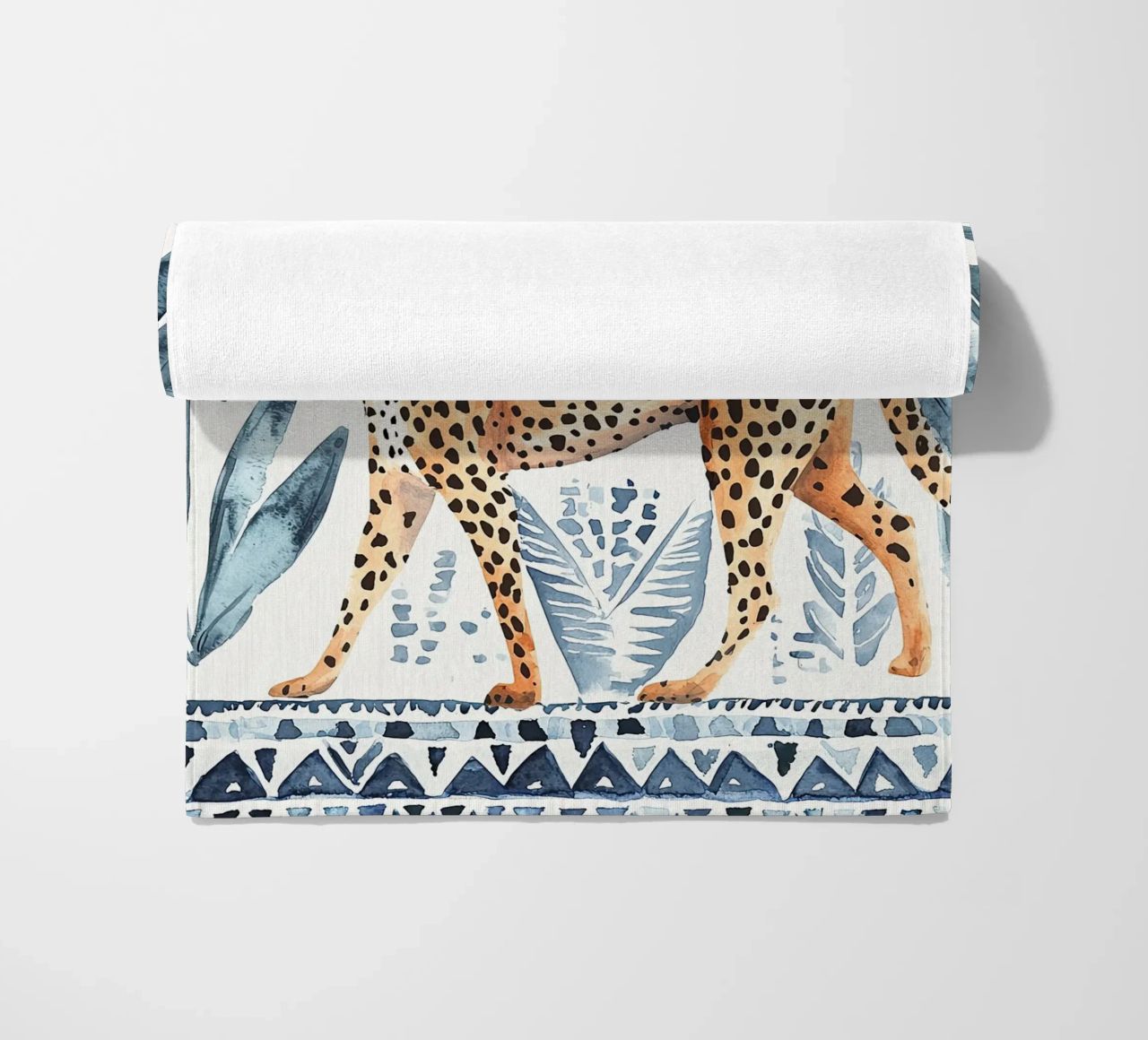 Boho Cheetah Abstract Print, Blauer Wandkunstdruck Strandtuch von Boheme