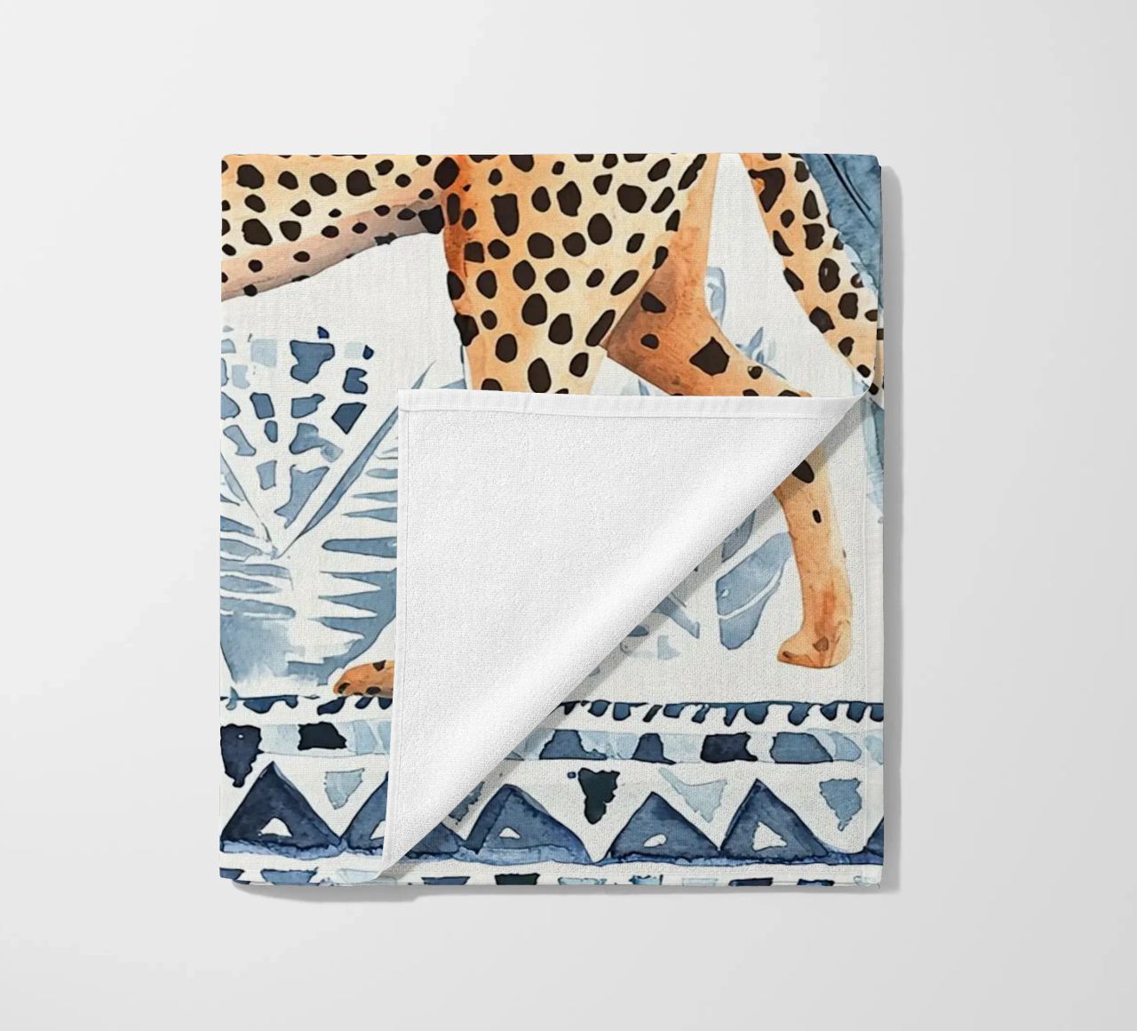 Boho Cheetah Abstract Print, Blauer Wandkunstdruck Strandtuch von Boheme