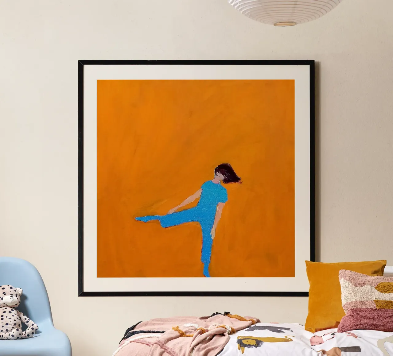 Danza gialla poster con telaio in plastica da tainah negreiros