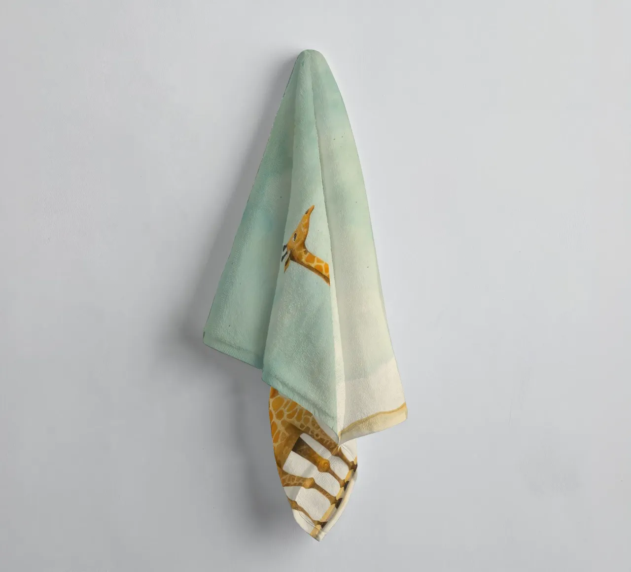 Minimal Giraffe 1 asciugamano da bagno da Minimal Animal Art