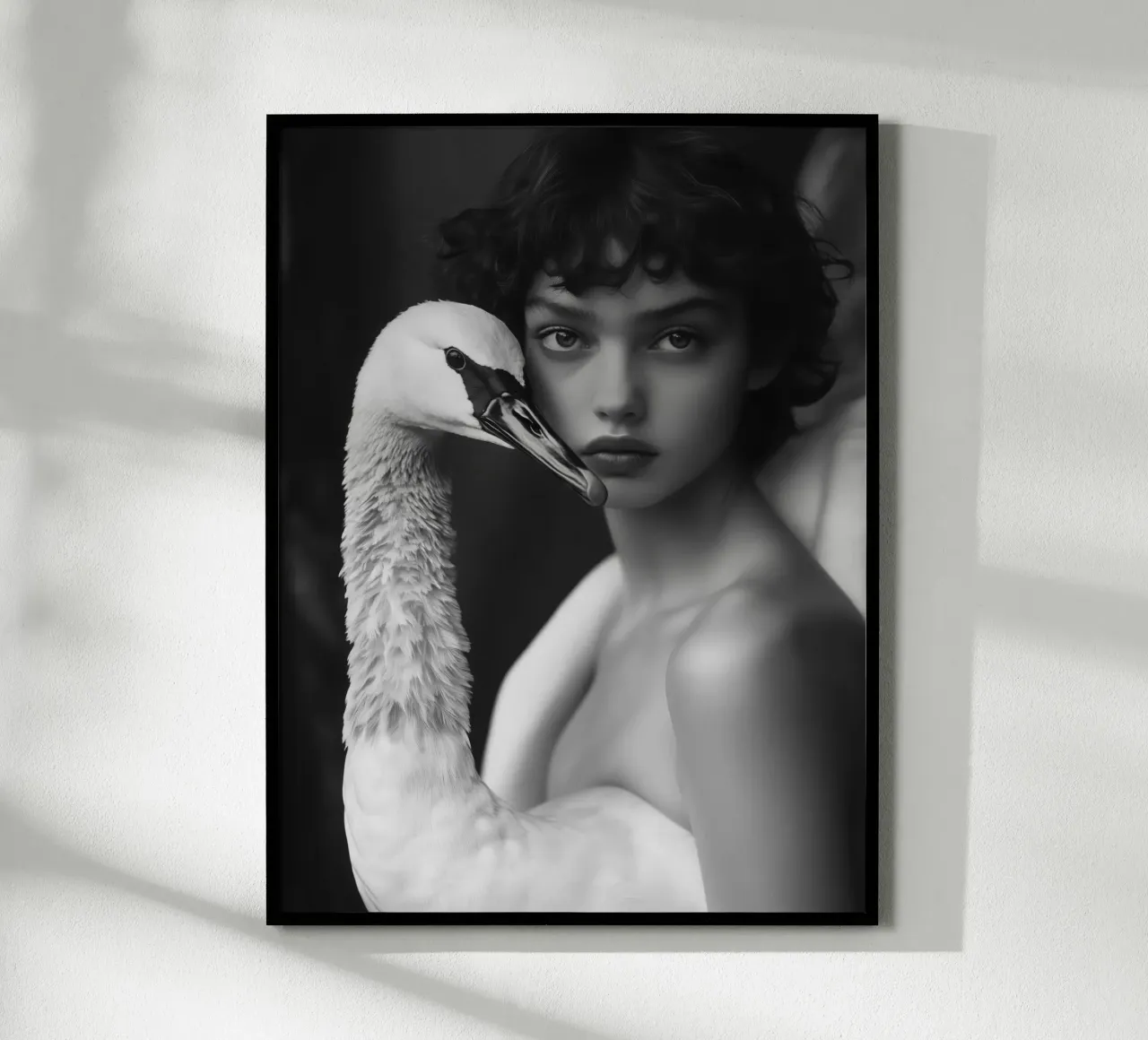 Leda con il cigno poster con telaio in alluminio da Autofocus