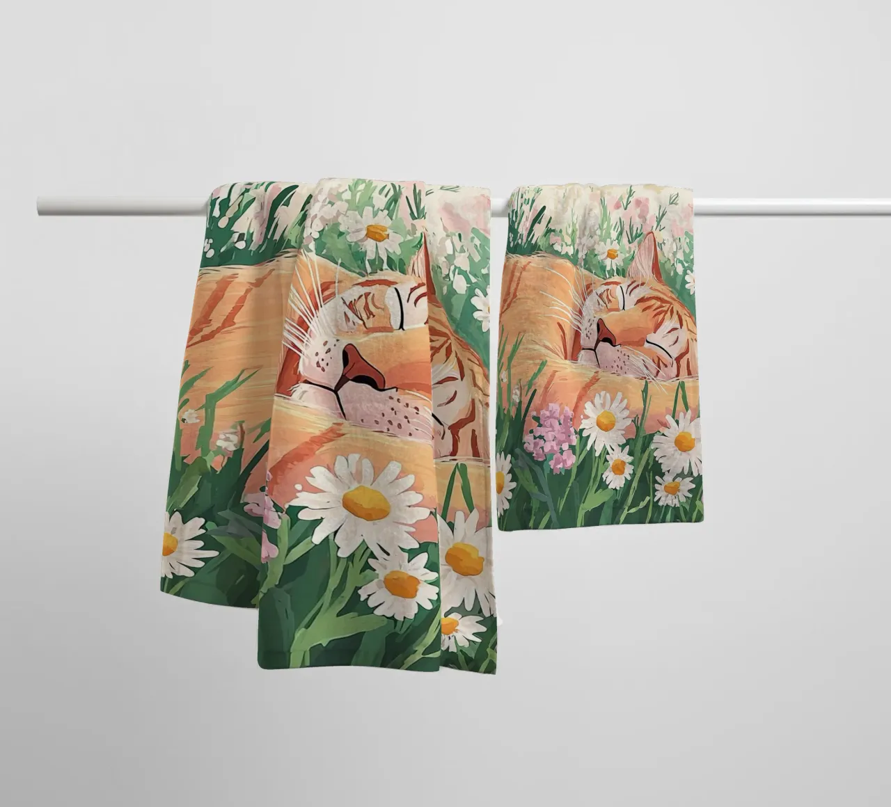 Chat mignon dans les fleurs sauvages, art mural coloré, art fantaisiste serviette de bain de Boheme
